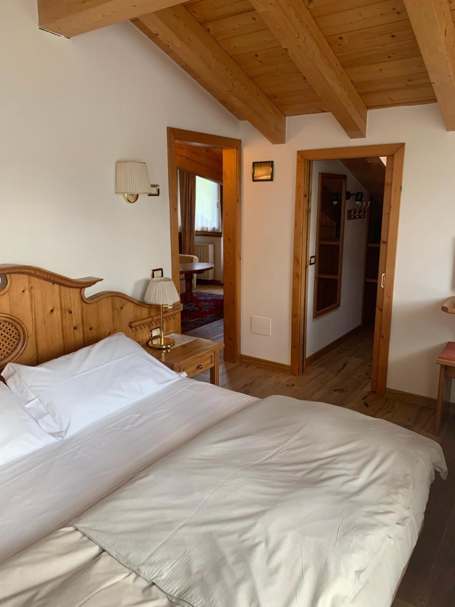 Hotel Lorenzetti Madonna di Campiglio Exterior photo