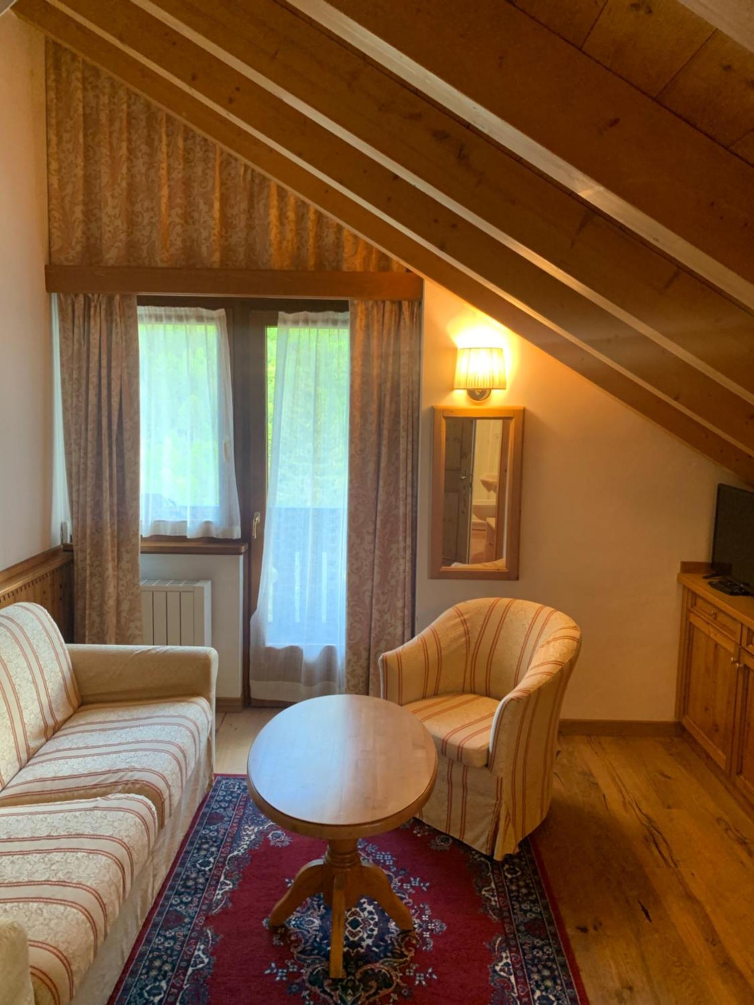 Hotel Lorenzetti Madonna di Campiglio Exterior photo