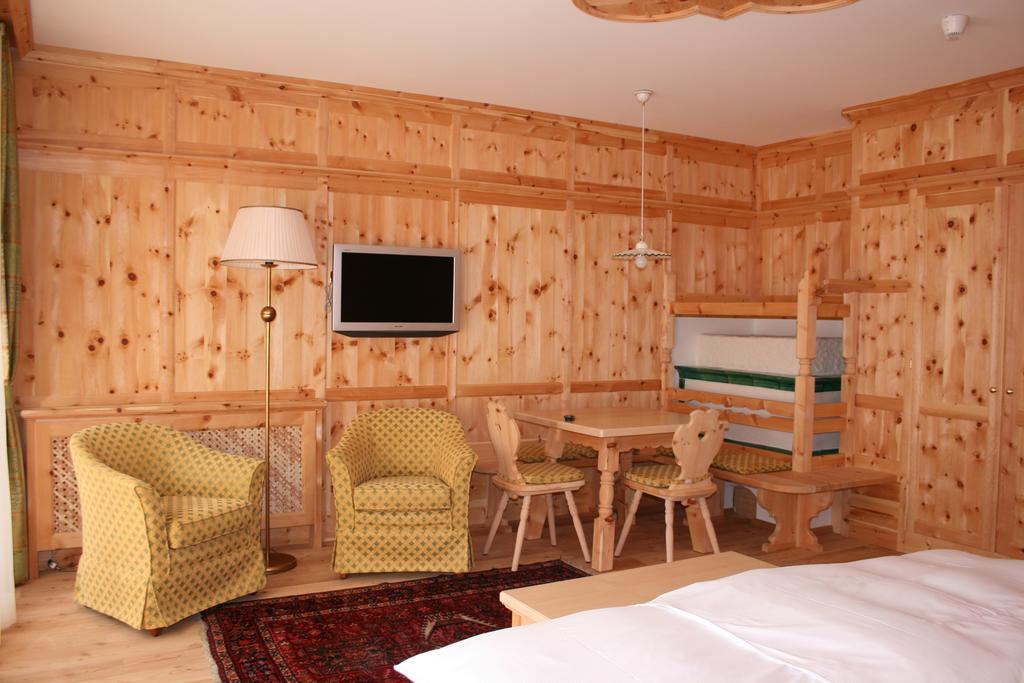 Hotel Lorenzetti Madonna di Campiglio Room photo