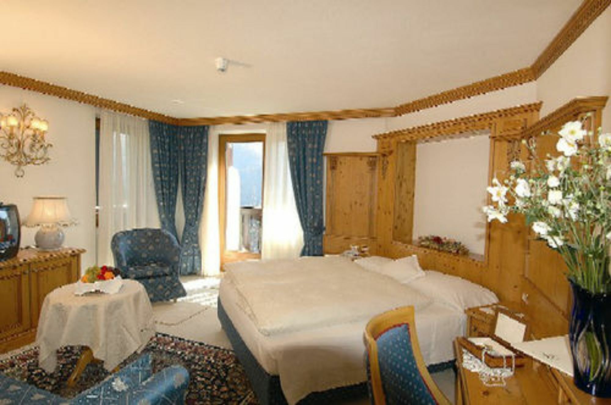 Hotel Lorenzetti Madonna di Campiglio Exterior photo