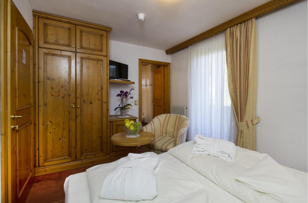 Hotel Lorenzetti Madonna di Campiglio Exterior photo