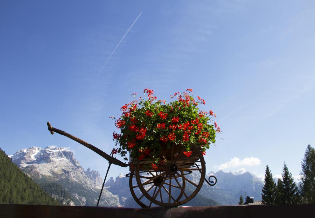 Hotel Lorenzetti Madonna di Campiglio Exterior photo